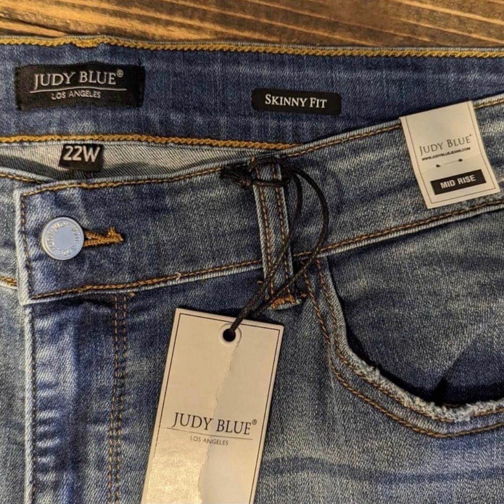 Bundle for crystal Judy m blue jeans and pink crop top